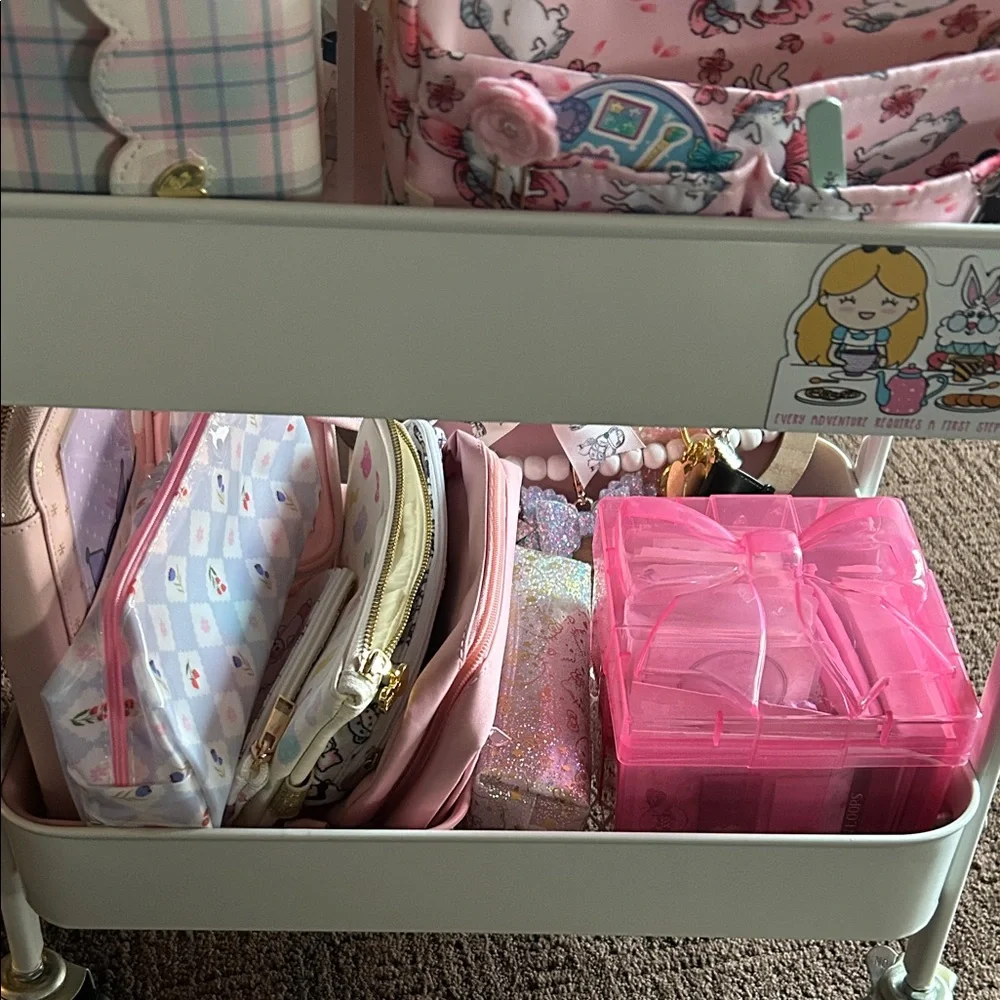 🎀🎀Cute pink bow plastic storage box gift 🎀 - Picture 2 of 3